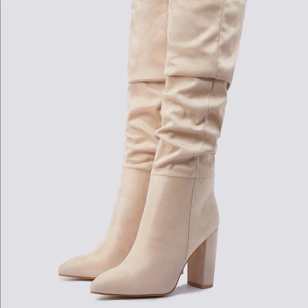 Beige boots